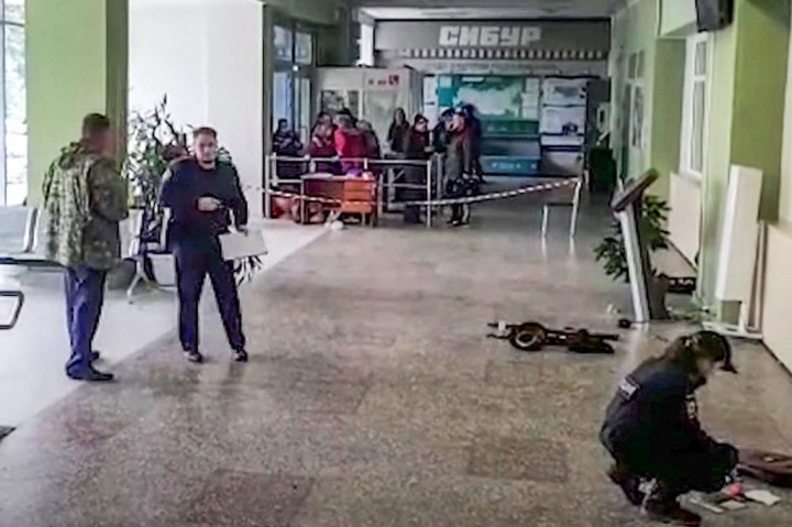 Polisi tengah melakukan investigasi pascaperistiwa penembakan di sebuah kampus di Kota Perm, Rusia yang mengakibatkan enam orang meninggal dunia, Senin, 20 September 2021.