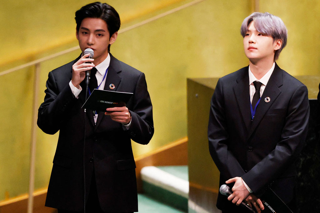 Bintang K-pop itu menyatakan patah hati karena telah membatalkan tur terbaru karena pandemi dan bahwa mereka telah meminta anak muda lainnya untuk berbagi perspektif tentang menjadi generasi yang hilang akibat covid.