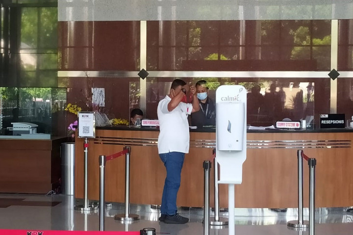 Keduanya dipanggil dalam penyidikan kasus dugaan korupsi pengadaan tanah di Munjul, Kelurahan Pondok Ranggon, Kecamatan Cipayung, Jakarta Timur, DKI Jakarta pada tahun 2019 untuk tersangka mantan Dirut Perumda Pembangunan Sarana Jaya Yoory Corneles Pinontoan (YRC) dan kawan-kawan.