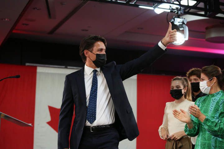 Perdana Menteri (PM) Kanada Justin Trudeau mempertahankan kekuasaanya. Partainya, Liberal, meraih kemenangan dari oposisi Partai Konservatif di parlemen House of Commons.