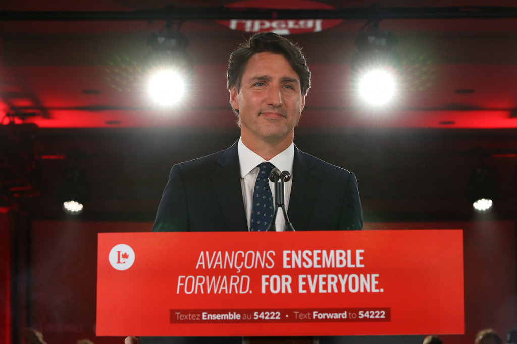 Perdana Menteri Justin Trudeau menyampaikan pidato kemenangan dalam pemilu Kanada di Montreal, 21 September 2021.