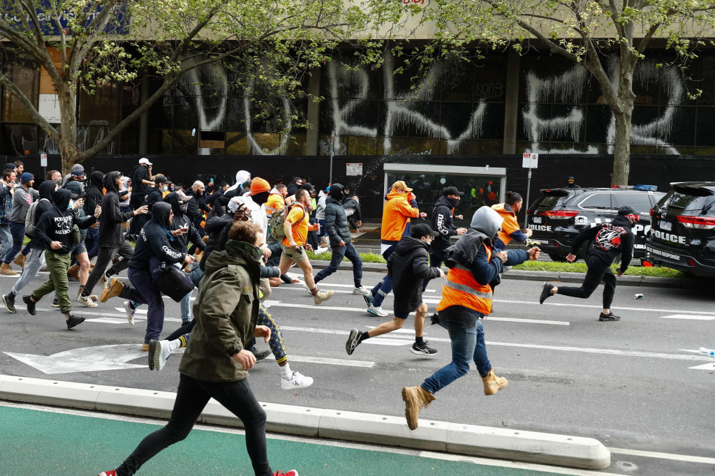 Unjuk rasa ini berujung ricuh dengan puluhan orang ditangkap.