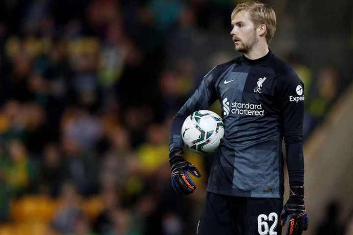 Norwich berpeluang untuk menyamakan kedudukan lewat tendangan penalti setelah Bradley melanggar Christos Tzolis di kotak terlarang pada menit ke-41. Namun eksekusi penalti Tzolis berhasil dimentahkan oleh kiper Caoimhin Kelleher. Skor 1-0 untuk Liverpool bertahan hingga jeda.