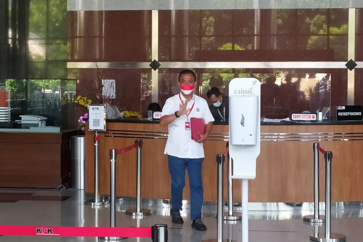 Ketua DPRD DKI Jakarta Prasetio Edi Marsudi datang untuk memenuhi panggilan penyidik KPK di Jakarta, Selasa, 21 September 2021. Prasetio akan diperiksa sebagai saksi terkait kasus dugaan korupsi pengadaan lahan di Munjul, Jakarta Timur.