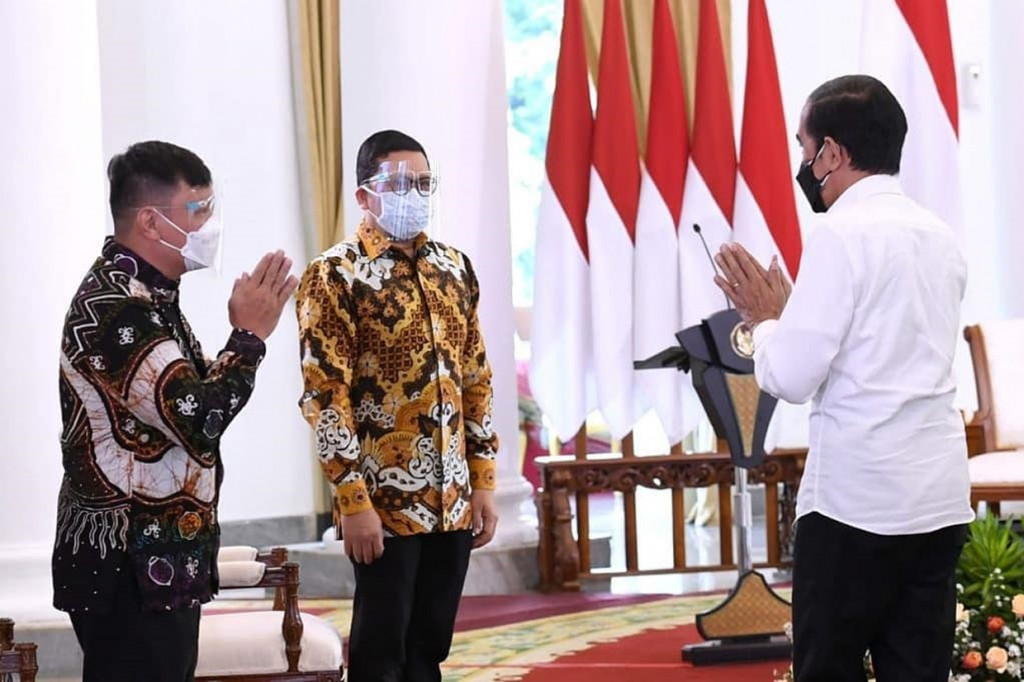 Jokowi mengingatkan masyarakat untuk menjaga sertifikat tanah yang telah diberikan tersebut dengan baik. Jangan sampai sertifikat yang telah dimilikinya itu hilang, rusak atau beralih ke tangan orang lain.