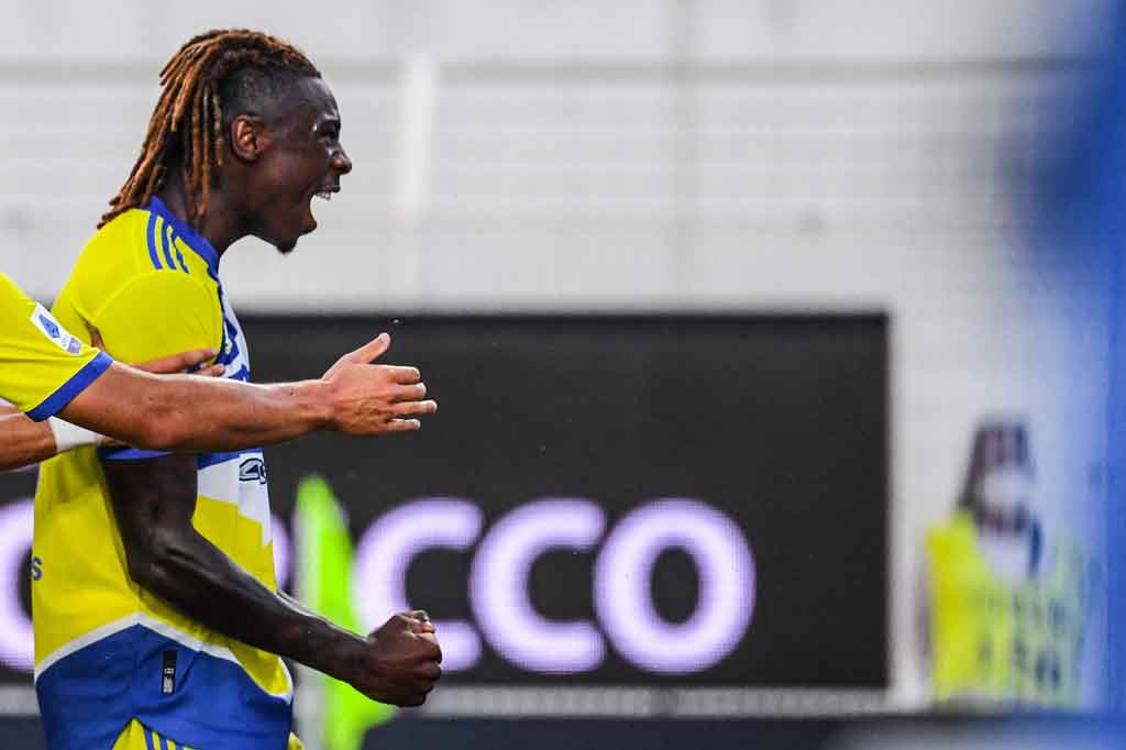 Belum pernah menang dalam empat laga sebelumnya dan sempat terpuruk di papan bawah klasemen Juve berhasil membuka keunggulan lewat Moise Kean pada menit ke-28.