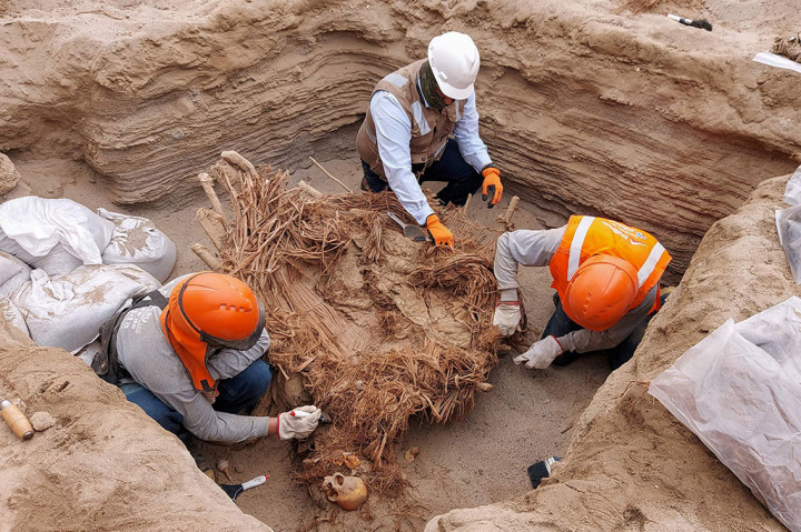 Pekerja dari perusahaan yang sama menemukan 30 jenazah kuno lainnya di Chilca pada 2018 silam. 