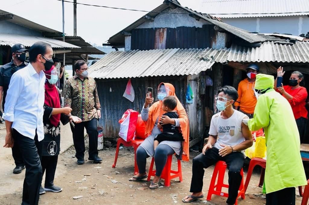 Kali ini kegiatan vaksinasi dilaksanakan di Kampung Nelayan Sentolo Kawat, Kecamatan Cilacap Selatan, Kamis, 23 September 2021.