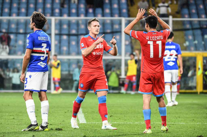 Napoli kembali mengamankan posisi puncak klasemen dengan koleksi 15 poin penuh, setelah sempat disalip Inter Milan (13) dua hari sebelumnya. Sedangkan Sampdoria, yang kini sudah tiga pertandingan kandang nirmenang, melorot ke urutan ke-13 dengan lima poin.