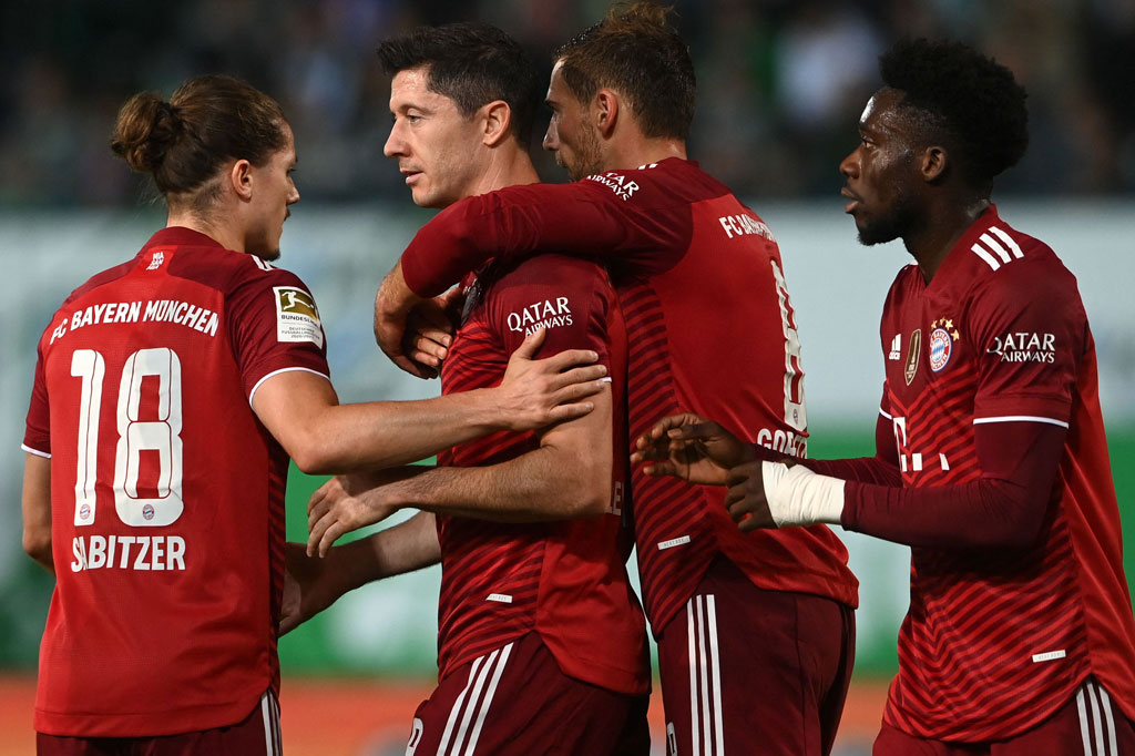 Kendati hanya bermain dengan 10 orang, Bayern justru mampu menambah keunggulan pada menit ke-68. Tendangan bebas Joshua Kimmich ke dalam kotak penalti salah diantisipasi oleh Sebastian Griesbeck dan bola justru bersarang ke gawang timnya sendiri. Tuan rumah sempat memperkecil ketertinggalan lewat  Cedric Itten 