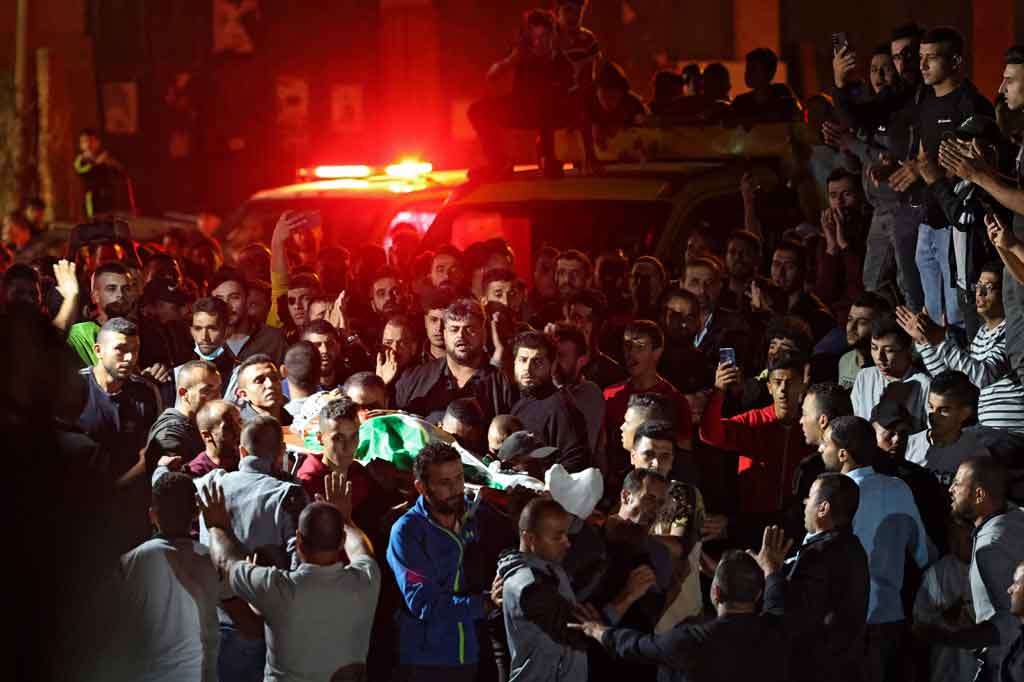 Delapan warga Palestina lainnya terluka oleh peluru berlapis karet, lapor kantor berita resmi Palestina, Wafa.