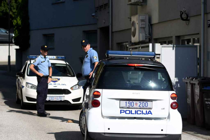 Polisi telah menemukan tiga anak kecil meninggal dunia bersama dengan seorang pria yang mencoba bunuh diri di sebuah apartemen di Zagreb, Ibu Kota Kroasia, Sabtu, 25 September 2021.
