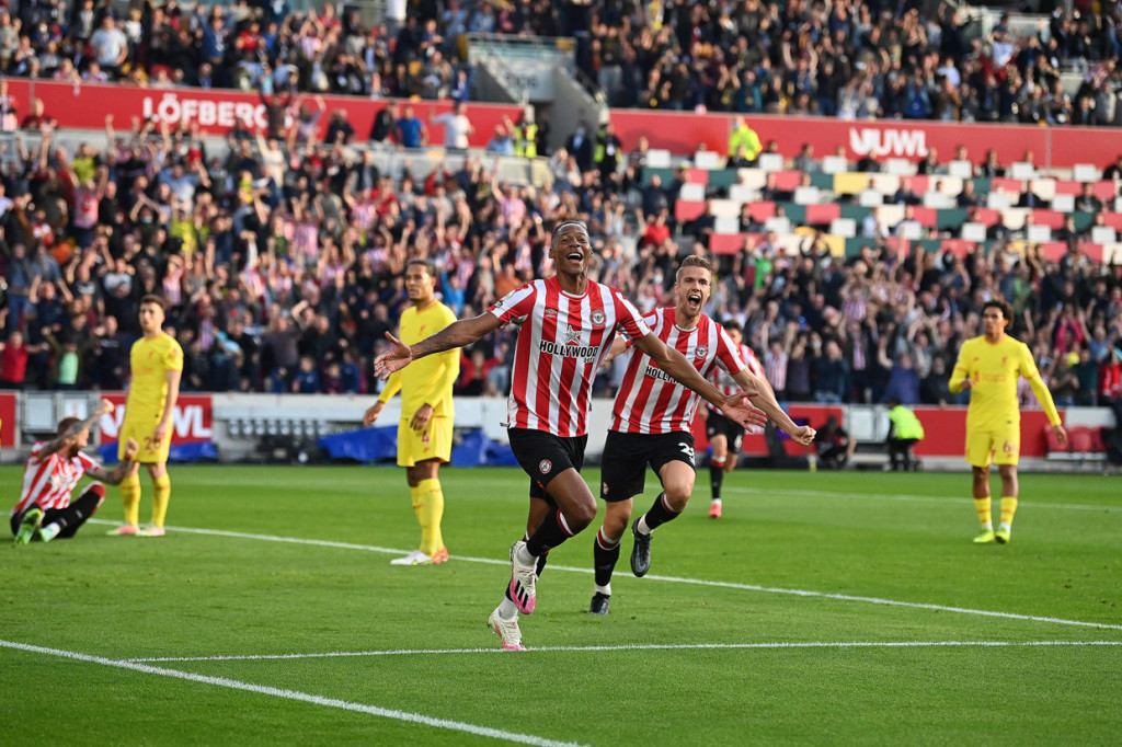 Namun Brentford mampu membalasnya lewat gol-gol dari Ethan Pinnock (27'), Vitaly Janelt (63'), dan Yoane Wissa (82'). 