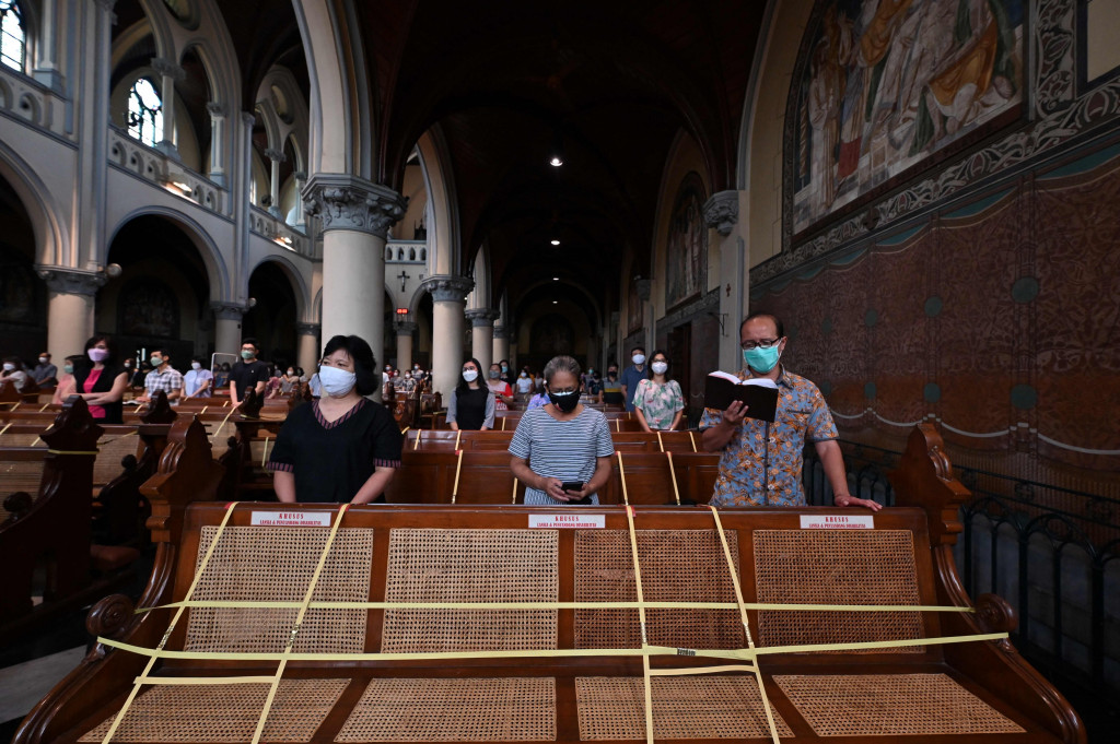 Hanya jemaat yang terdaftar sebagai umat Katedral dalam Basis Integrasi Data Umat Keuskupan (BIDUK) Paroki yang dapat mengikuti misa tatap muka di Gereja Katedral.