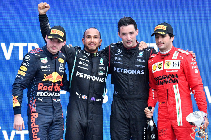 Selanjutnya, di bawah Lewis Hamilton dan Max Verstappen, terdapat Valtteri Bottas yang menempati peringkat ketiga klasemen dengan raihan 151 poin.