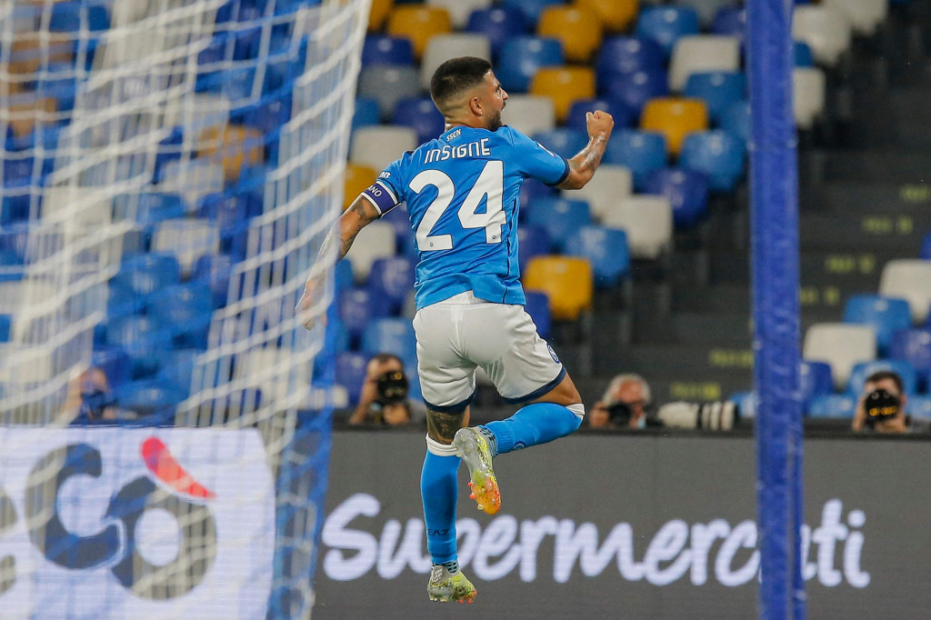 Lorenzo Insigne maju sebagai eksekutor penalti Napoli dan sukses menjalankan tugasnya dengan sempurna. Tim tuan rumah unggul 2-0.