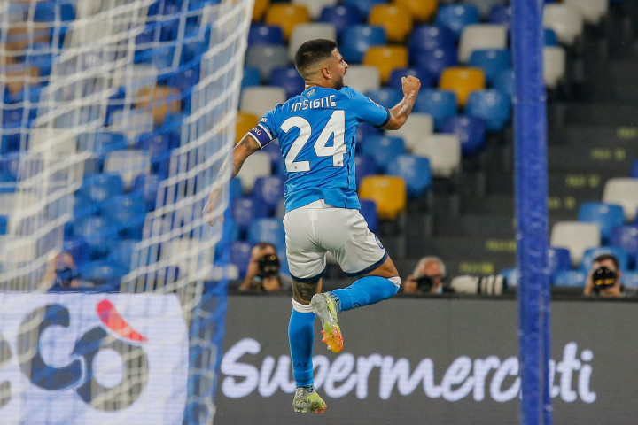 Lorenzo Insigne maju sebagai eksekutor penalti Napoli dan sukses menjalankan tugasnya dengan sempurna. Tim tuan rumah unggul 2-0.