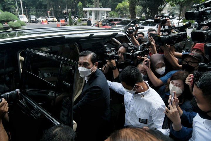 Luhut selesai menjalani pemeriksaan pada pukul 09.28 WIB. Usai diperiksa, Luhut menegaskan dirinya tidak terlibat dalam bisnis tambang di Papua seperti yang ditudingkan oleh terlapor.