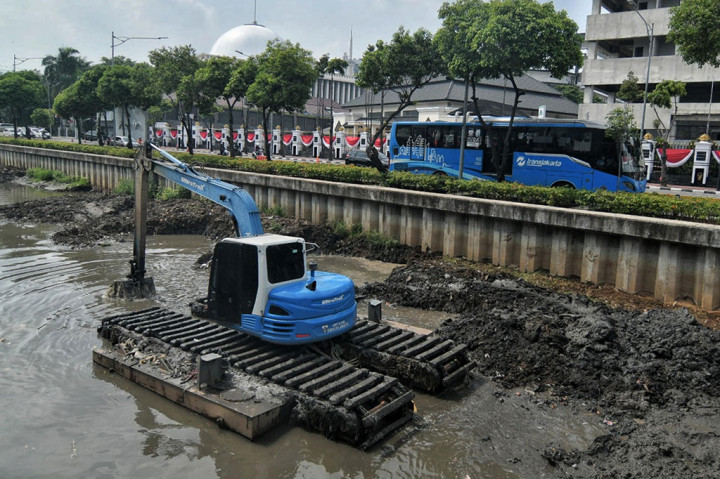 Memasuki musim penghujan, Pemprov DKI Jakarta terus gencarkan upaya preventif untuk meminimalisir genangan air.