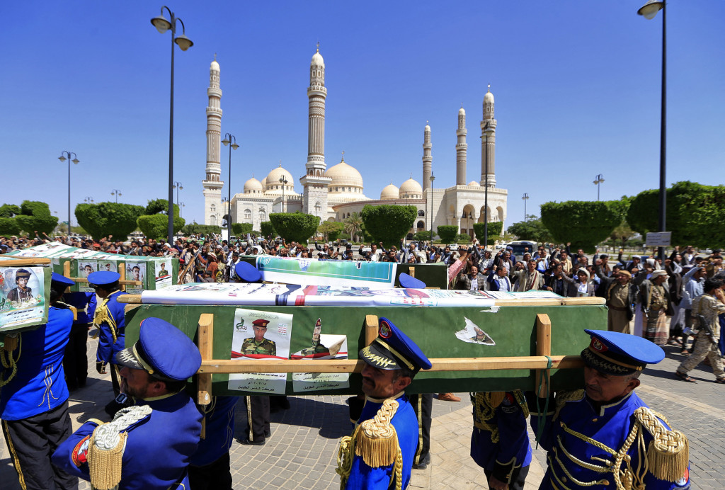 Dilansir AFP, Selasa, 28 September 2021, serangkaian serangan udara dari koalisi pimpinan Arab Saudi menargetkan pemberontak Houthi yang didukung Iran, yang telah meningkatkan serangan mereka di benteng utara terakhir pemerintah.