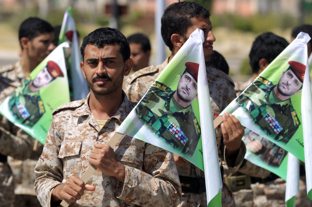 Ratusan petempur tewas bulan ini setelah Houthi menggencarkan kampanye mereka untuk merebut ibu kota provinsi Marib yang kaya minyak. 