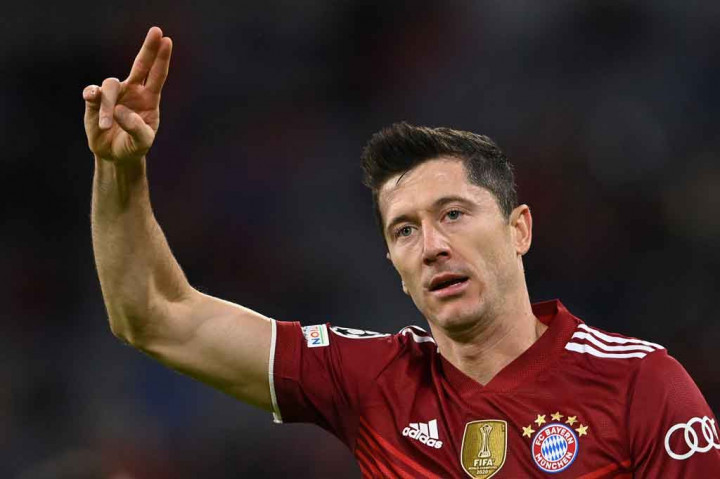 Bayern menambah keunggulan pada menit ke-27 lewat gol kedua Lewandowski menyelesaikan umpan terobosan Thomas Mueller.