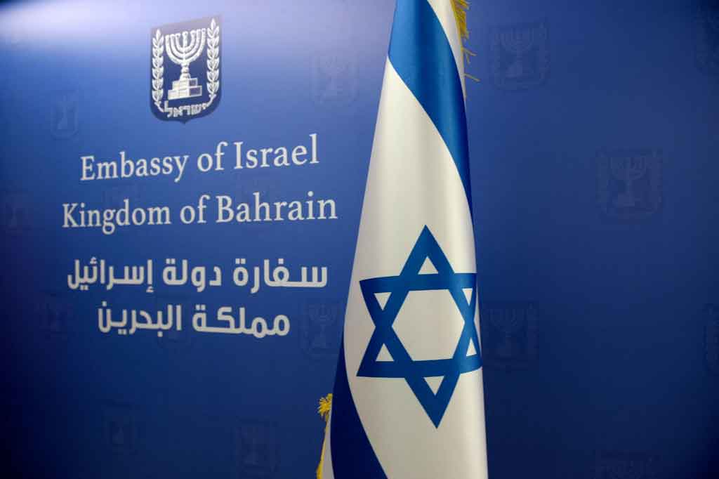 Pembukaan kedubes dilakukan oleh Menlu Israel Yair Lapid yang mengunjungi Bahrain, setahun setelah menormalisasi hubungan yang ditengahi AS. 