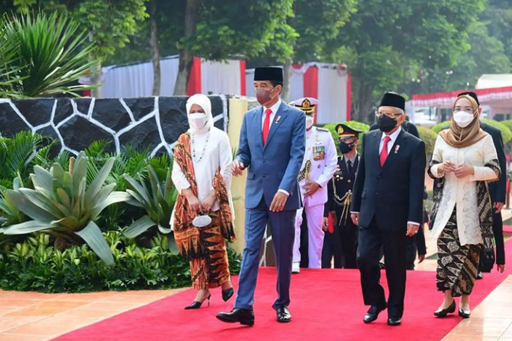 Sebelum meninggalkan lokasi upacara, Presiden, Wakil Presiden, dan pimpinan lembaga tinggi negara melakukan tapak tilas dengan mengunjungi beberapa lokasi di Monumen Pancasila Sakti.