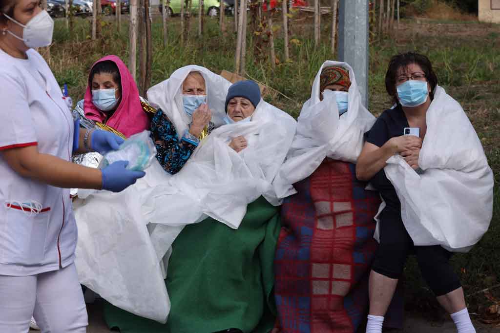 Ini adalah kebakaran RS mematikan ketiga di negara itu dalam waktu kurang dari setahun. Pada bulan Februari, kebakaran menewaskan empat pasien di RS covid-19 di ibu kota Bucharest. Sepuluh orang meninggal pada bulan November setelah kebakaran melanda unit perawatan intensif di RS daerah Piatra Neamt.