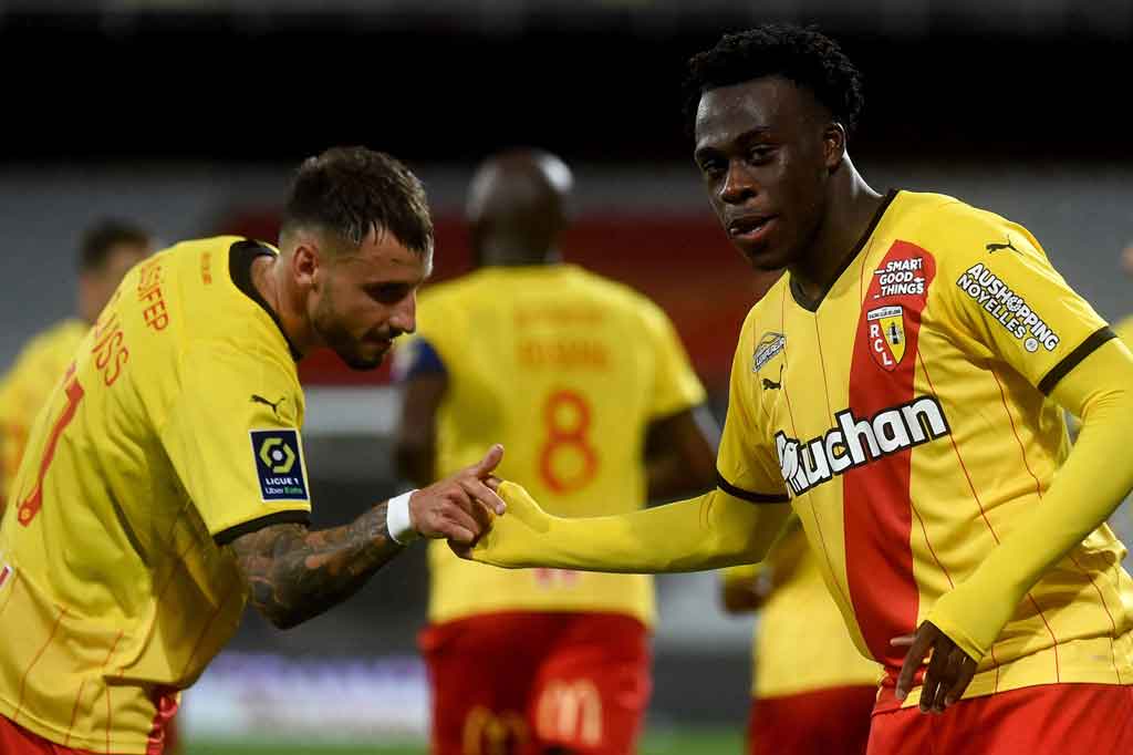 Dengan hasil tersebut Lens mengemas 18 poin dari sembilan laga dan duduk di peringkat kedua klasemen, terpaut enam poin dari pemuncak PSG yang masih memiliki satu pertandingan di tangan.