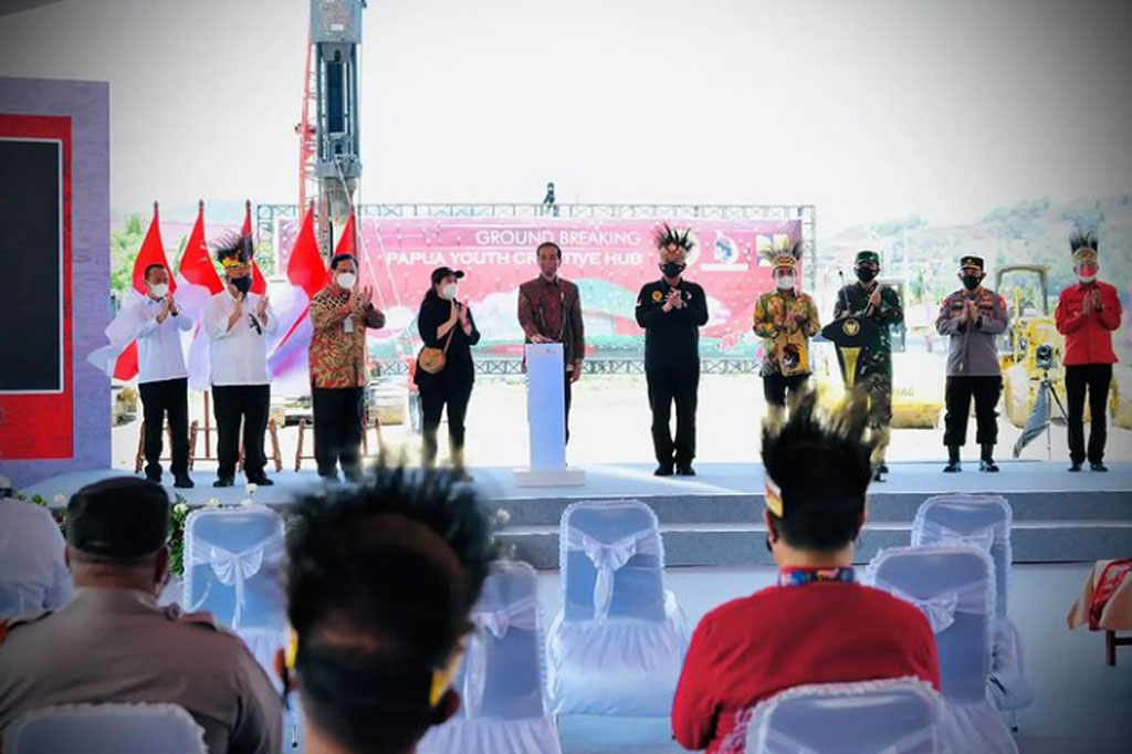 Presiden Joko Widodo melakukan groundbreaking Papua Youth Creative Hub di Distrik Abepura, Kota Jayapura, Provinsi Papua, pada Sabtu, 2 Oktober 2021. Presiden berharap kehadiran Papua Youth Creative Hub dapat menjadi motor penggerak sekaligus pusat pengembangan talenta di Papua.