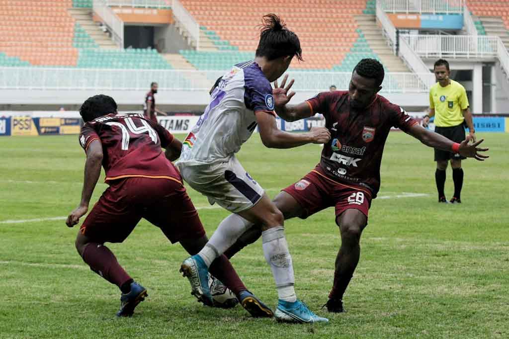 Borneo FC unggul dua gol terlebih dahulu lewat Wildansyah pada menit ke-31 dan Jonathan Bustos pada menit ke-51.