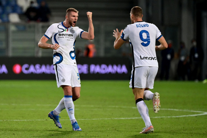 Inter kemudian bangkit di babak kedua. Edin Dzeko bisa menyamakan kedudukan di menit ke-58.