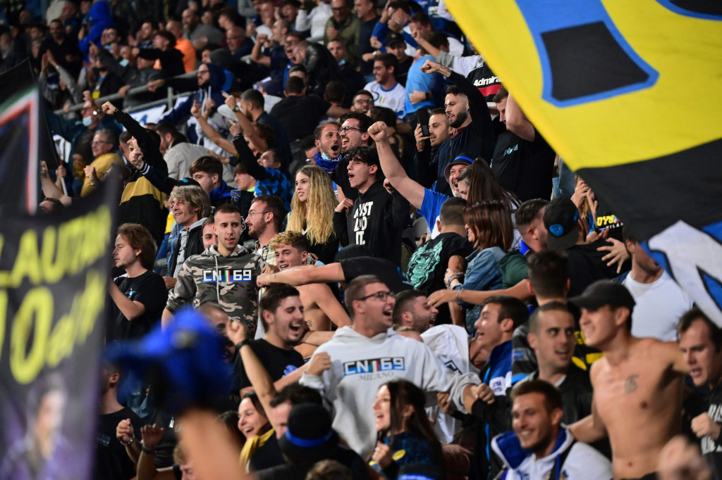 Sebuah kemenangan krusial diraih Inter Milan di giornata kedelapan Serie A. Bertamu ke markas Sassuolo, di Mapei Stadium pada laga pekan ketujuh Liga Italia, Minggu, 3 Oktober 2021, Nerrazurri berhasil comeback dengan skor 2-1.