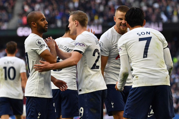 Tottenham Hotspur meraih tiga poin saat menjamu Aston Villa di pekan ke-7 Liga Inggris. Bertanding di Stadion Tottenham Hotspur, London, Minggu, 3 Oktober 2021, The Lilywhites menang 2-1.
