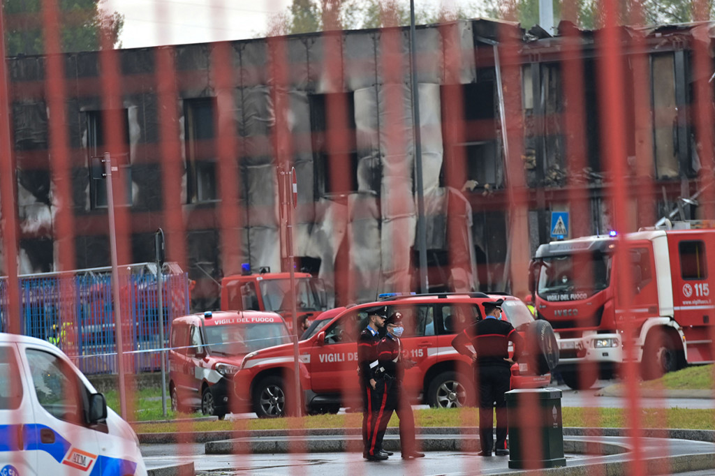 Petrescu yang berusia 68 tahun diketahui merupakan salah satu pria terkaya di Rumania. Dia memimpin sebuah perusahaan konstruksi besar dan memiliki serentetan hypermarket dan mal. Dia juga diketahui memegang kewarganegaraan Jerman.