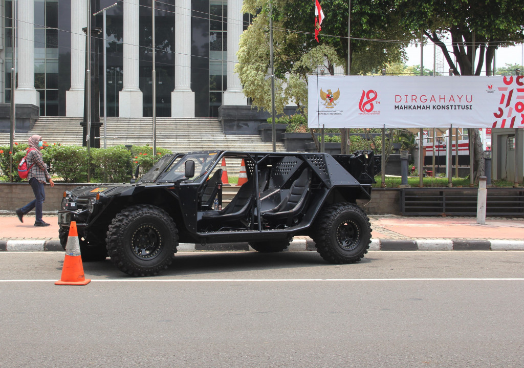 Kemudian dua unit Rantis Bushmaster, 19 unit P6 Atav, 24 unit kendaraan Rudal Mistral, dua unit BTR 4, satu unit Aligator, dua unit APC Turangga, lima unit MLRS (RM 70 Vampire dan Tatrapan), dua unit Orlikon Skyshield, empat unit MLRS Astros dan enam unit Armed Caesar 155 MM.