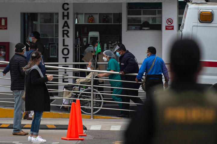 Sebelumnya, dokter Fujimori, Alejandro Aguinaga mengatakan sebelumnya pada hari Minggu, 3 Oktober 2021 bahwa mantan pemimpin yang dipenjara itu kurang sehat, dia memiliki jantung yang berdebar tak terkendali.