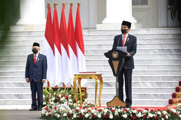 Presiden Joko Widodo (Jokowi) menyampaikan apresiasi terkait peran besar Tentara Nasional Indonesia (TNI) dalam keberhasilan penanganan pandemi covid-19 di Indonesia.