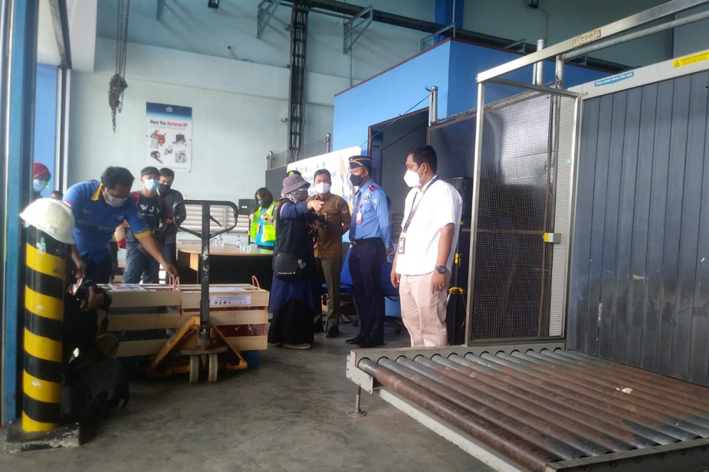 Sebelumnya, Balai Konservasi Sumber Daya Alam Sumsel bersama dengan Kepolisian Daerah Sumatra Selatan berhasil menyita sebanyak 114 ekor satwa dilindungi yang melintas di Palembang, Sumsel pada 7 September 2021 lalu.