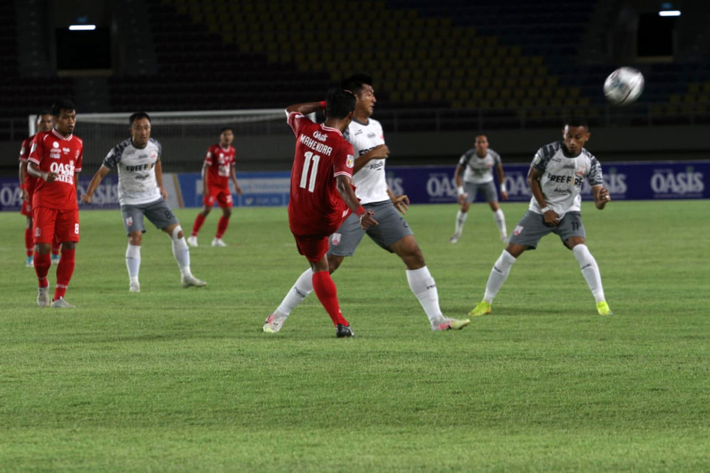 Persijap Jepara berhasil mencuri 1 poin dari Persis Solo pada lanjutan Liga 2 2021.