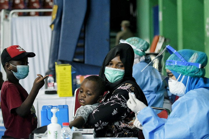 Vaksinasi tersebut difasilitasi oleh Kamar Dagang dan Industri (Kadin) DKI Jakarta. 