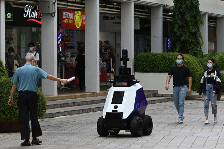 Singapura Kerahkan Robot Berpatroli di Jalanan, Warga Resah