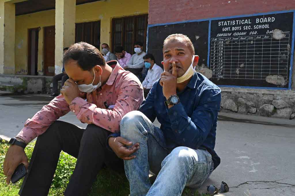 Peristiwa itu menjadi insiden terbaru dalam serangkaian pembunuhan bertarget di kawasan Himalaya yang dijaga ketat militer.