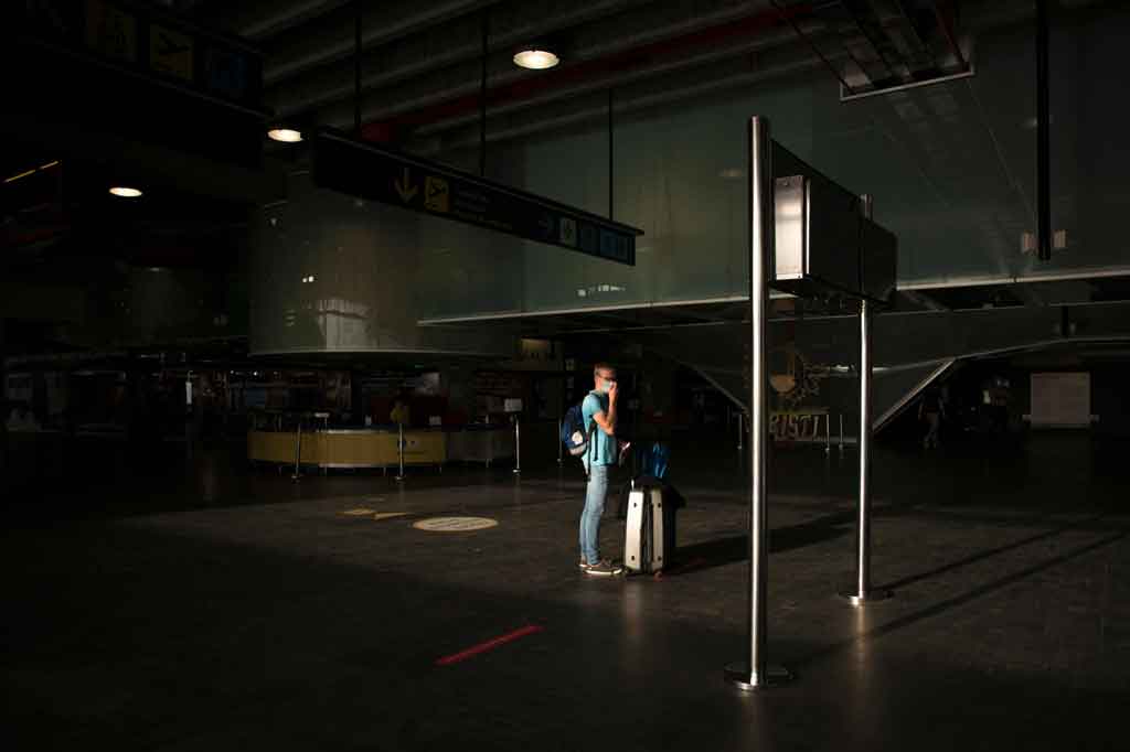 Pada Rabu, 6 Oktober 2021 malam, maskapai penerbangan lokal Binter mengatakan telah membatalkan semua penerbangan masuk dan keluar dari La Palma, salah satu kepulauan Kepulauan Canary Spanyol di Atlantik, tak jauh dari pantai barat laut Afrika.