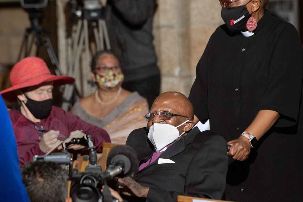 Presiden Cyril Ramaphosa memuji Tutu sebagai pejuang hak asasi manusia, kesetaraan dan keadilan sosial selama 59 tahun sejak pentahbisannya.