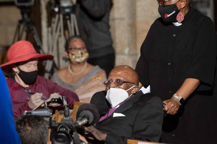 Presiden Cyril Ramaphosa memuji Tutu sebagai pejuang hak asasi manusia, kesetaraan dan keadilan sosial selama 59 tahun sejak pentahbisannya.