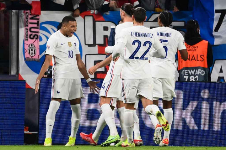 Prancis berhasil menyamakan kedudukan lewat eksekusi penalti Kylian Mbappe menyusul pelanggaran Youri Tielemans terhadap Antoine Griezmann pada menit ke-67. Skor menjadi sama kuat 2-2.