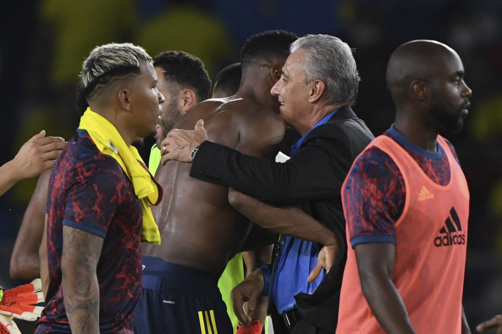 Laga Kolombia vs Brasil yang digelar di Stadion Roberto Melendez pada Senin, 11 Oktober 2021, dini hari WIB itu berakhir dengan skor kacamata alias 0-0.