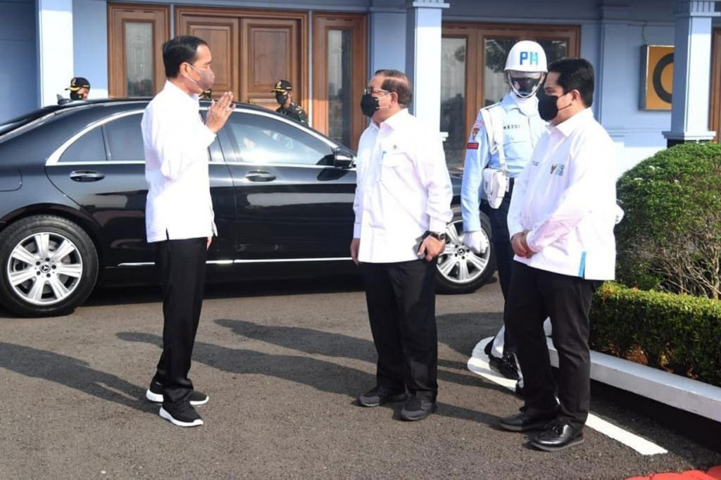 Presiden Joko Widodo bertolak ke Provinsi Jawa Timur, dalam rangka kunjungan kerja, Selasa, 12 Oktober 2021. Dalam kunjungannya Jokowi akan melakukan groundbreaking pembangunan smelter PT Freeport Indonesia Kawasan Ekonomi Khusus (KEK) Gresik.